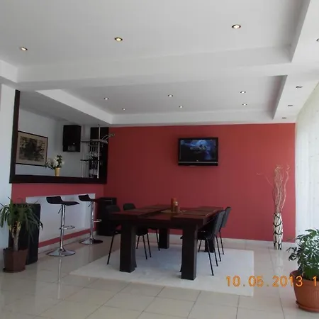 Privacy And Quiet In A 150 M2 With Just 2 And A 700 M2 Yard Ubytování v soukromí Năvodari