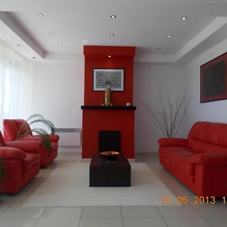 Privacy And Quiet In A 150 M2 With Just 2 And A 700 M2 Yard Gazde/Camere de închiriat